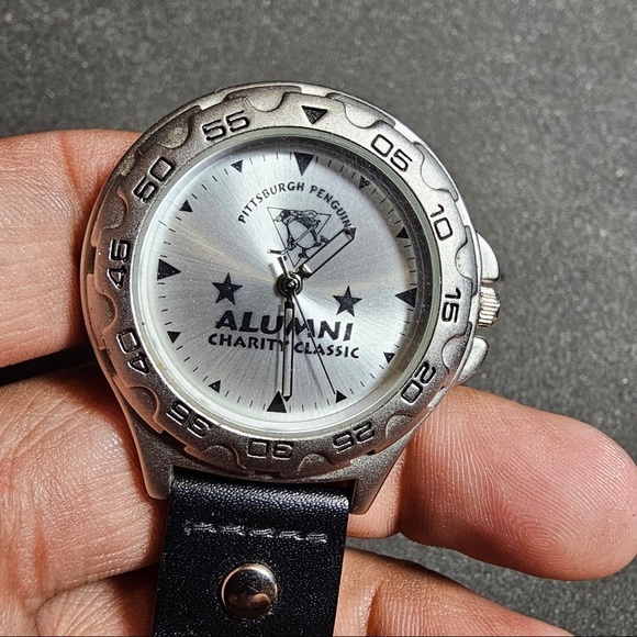 Sweda pittsburgh penguins Clip on quartz watch silver tone - Picture 2 of 8